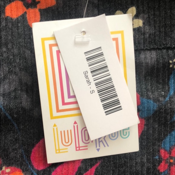 LulaRoe ribbed Sarah Sweater in floral print - Picture 3 of 5